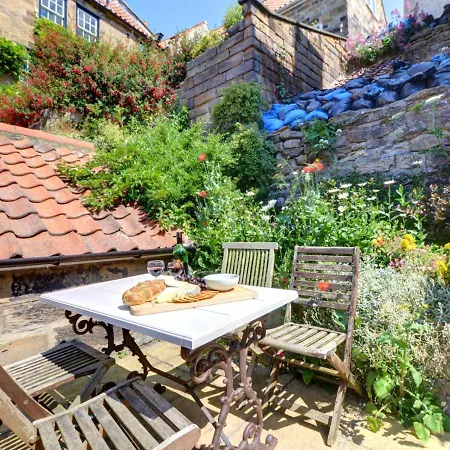Meadowcroft * Robin Hood's Bay