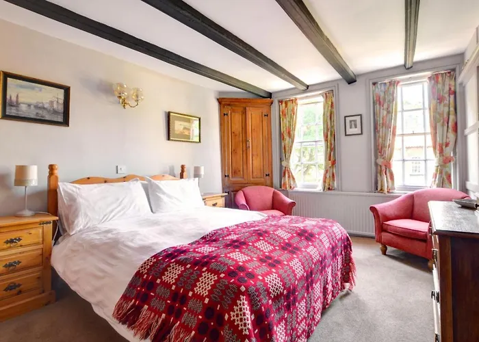 3 Bed In Whitby Oc-r045 *