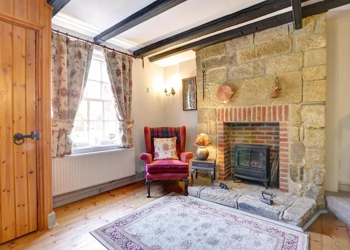 3 Bed In Whitby Oc-r045 *